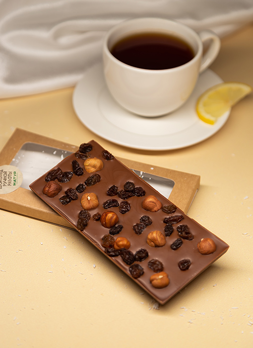 Шоколад Матур молочный с фундуком/изюмом 100гр