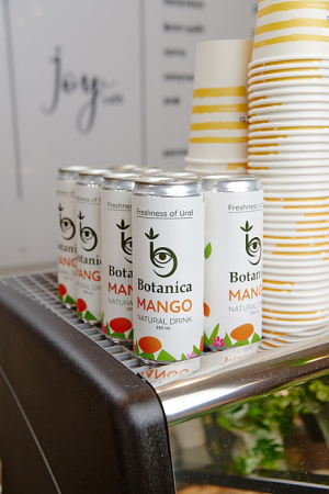 Напиток Botanica сл/газированный 330мл ж/б манго